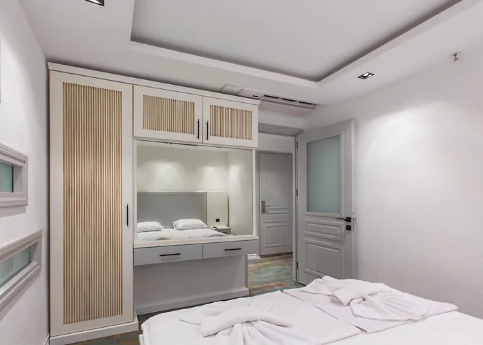 Angel Aparthotel 4*